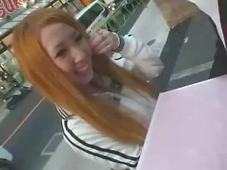 Le trou du cul serré de NOZOMI video porno de fille vierge HAZUKI est baisé avec un jouet