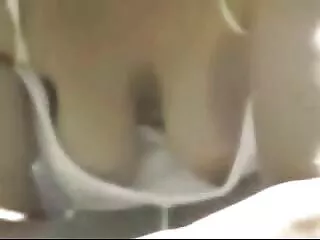 La chienne potelée Eleonora subit un emballage plastique pour son corps sex fille vierge gratuit