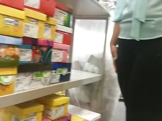 Des étudiantes xxx video vierge pulpeuses se déshabillent et posent pour la caméra