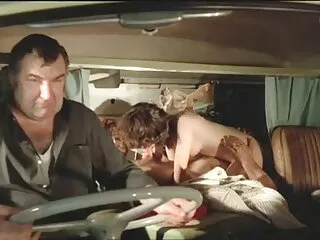 La beauté époustouflante Blanca Brooke se déshabille en plein film prono vierge air