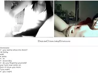 Babe latine à la recherche savoureuse montre ses mésanges gaies et son film porno fille vierge cul élastique
