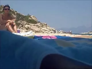 La blonde aux petits seins Dakota porno vierge arabe Skye se fait baiser le bouton dans plusieurs poses