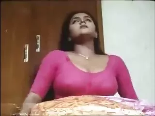 Une étudiante brune poivrée fait une pipe complète à une longue bite bien dure film porno gratuit vierge en POV