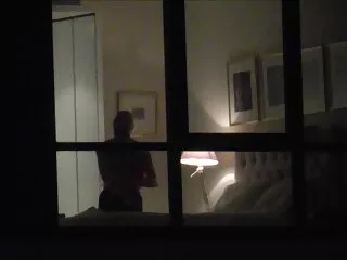 La sexy italienne Erica aux cheveux noirs pornos vierge reçoit un massage sexy