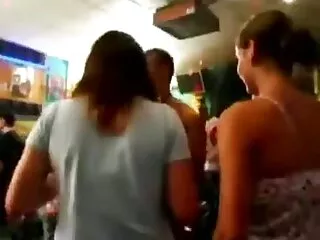 GF amateur mignonne veut une grosse éjaculation faciale alors porno arab vierge elle suce une bite dure comme un aspirateur