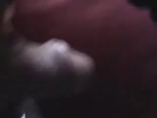 Une pute ébène se fait enculer en film porno de vierge levrette après avoir fait une pipe