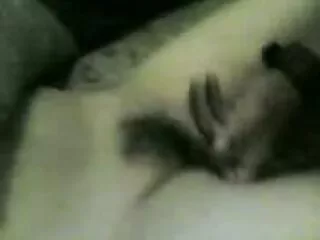 Deux film sex vierge lesbiennes salopes mangent leur chatte humide sur la table