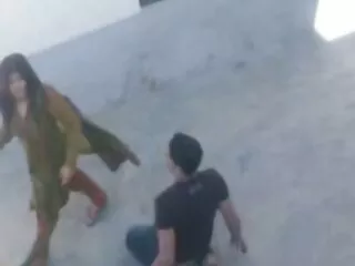 Une video porno deviergement grosse bite longue se fait sucer par cette jolie pute aux cheveux clairs
